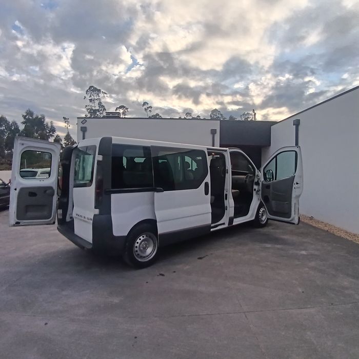Opel Vivaro 9 lugares