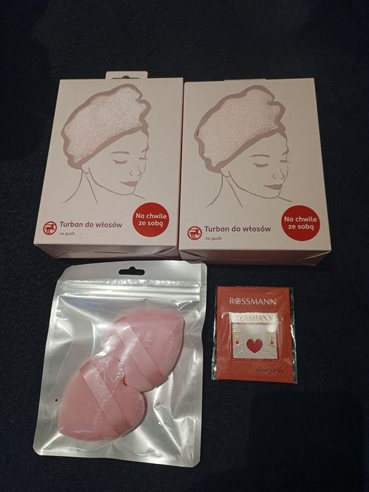 Turban do włosów, gąbki do demakijażu, przypinka  Rossmann zestaw