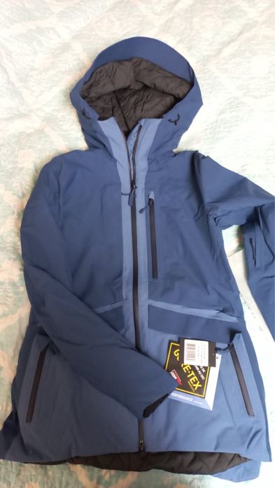 Продам лижну  куртку