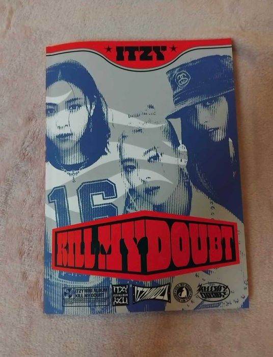 Zestaw 5 albumów zespołu - ITZY