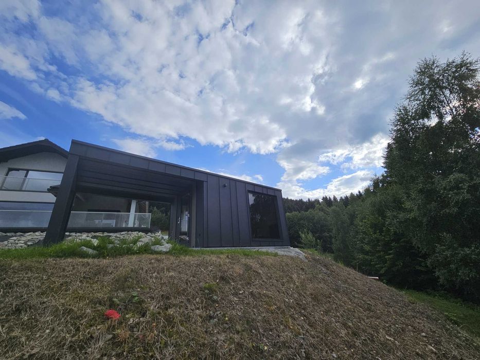 Sauna ogrodowa strefa relaksu spa mobilne jacuzzi pergola zadaszenie