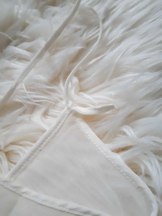 kremowa cienka tiulowa halka na cienkich ramiączkach do sukienek M