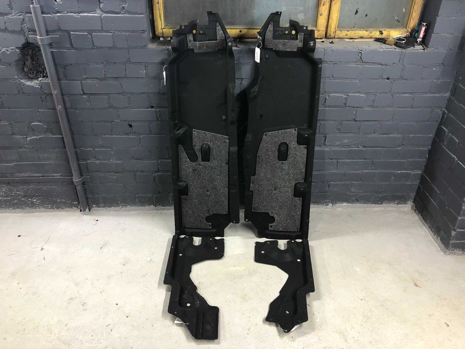 Защита днища порога Audi Q7 Q8 4M0 комплект защиты