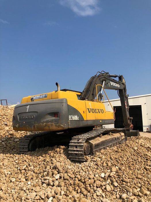 Usługi koparką, koparka-ładowarka