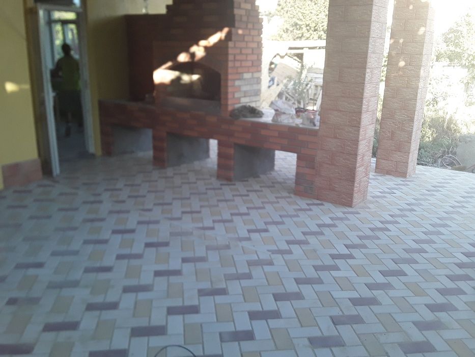 Укладка тротуарной плитки.