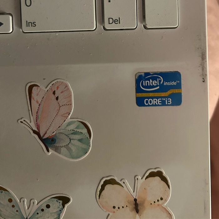 Laptop vaio bialy z naklejkami