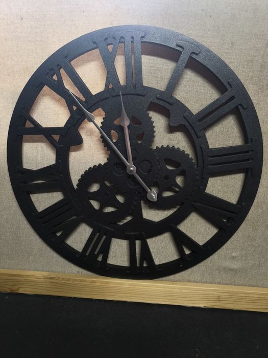 Relógio de Parede Preto com Engrenagens
Este relógio de parede em pret