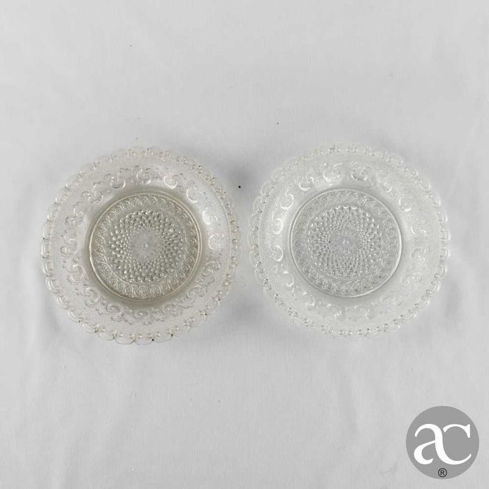 Par de pratos cristal lapidado, possivelmente Vista Alegre, séc. XIX