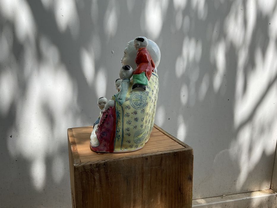 Figura de BUDA em porcelana