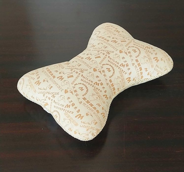 Almofada Ergonómica em forma de osso, ideal para apoio cervical durante a leitura ou viagens