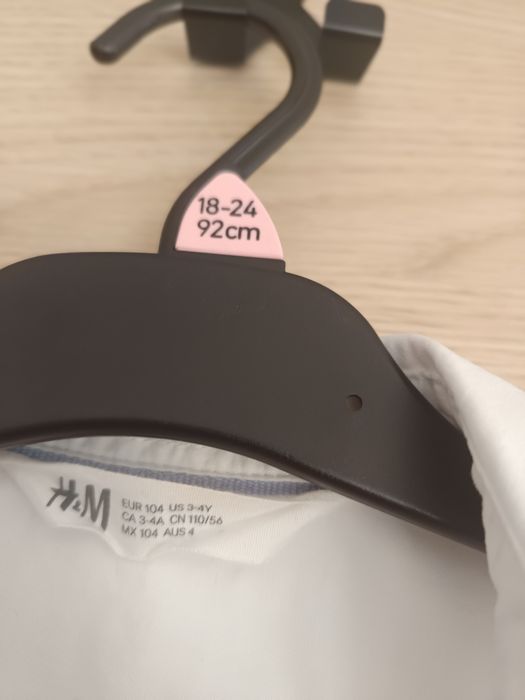 Biała koszula chłopięca marki h&m rozm 104
