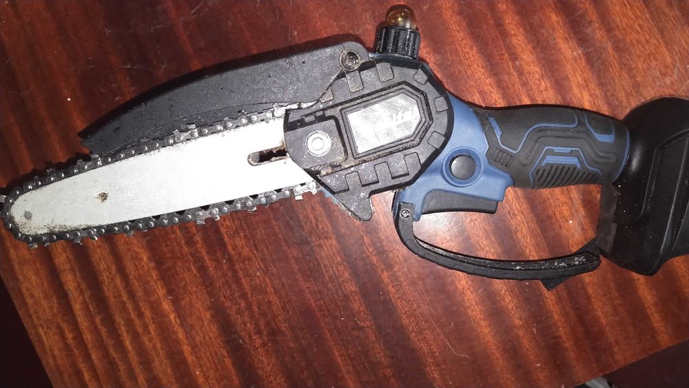 Мiнi пила макiта 160, без АКБ .