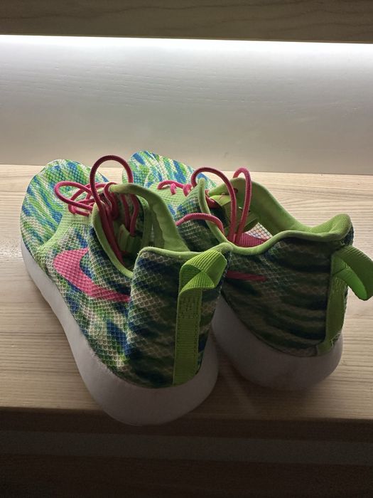 Кросівки жіночі Nike 38.5