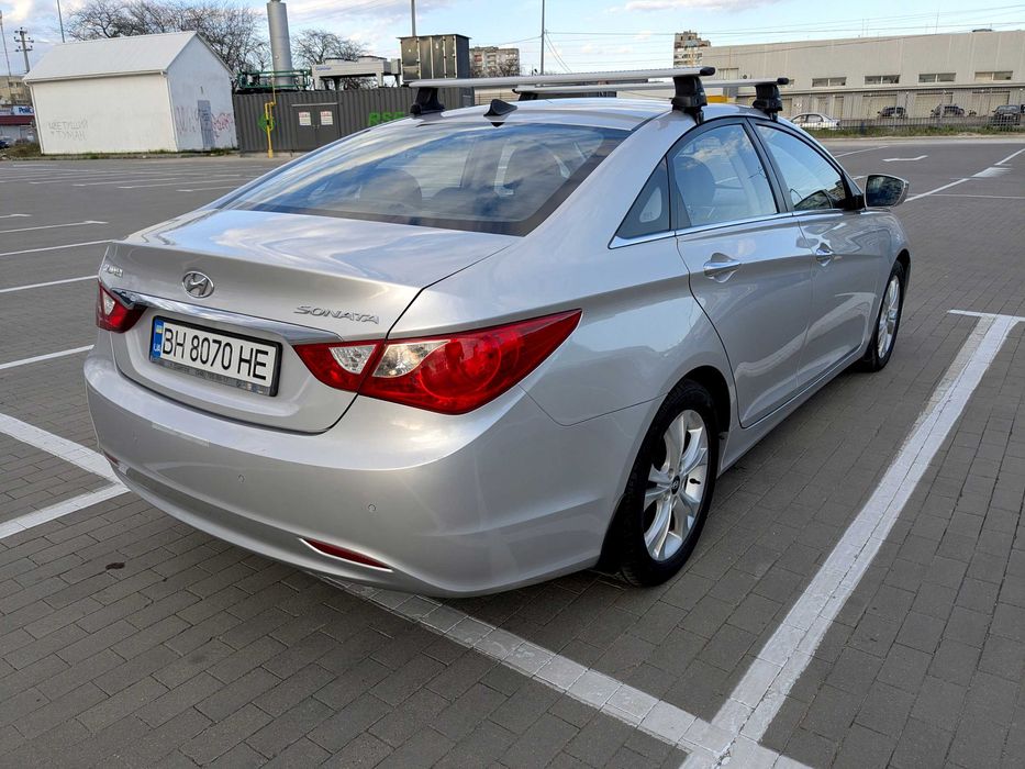 Hyundai Sonata 2010