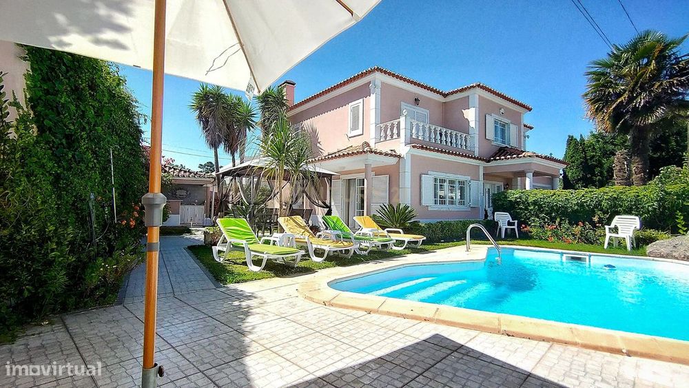 Moradia na Carrasqueira em Sesimbra com Piscina e Jardim
