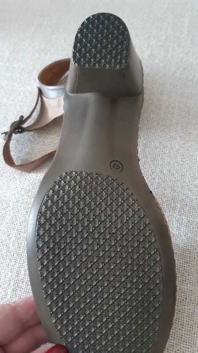 Skórzane sandały Axel beżowe