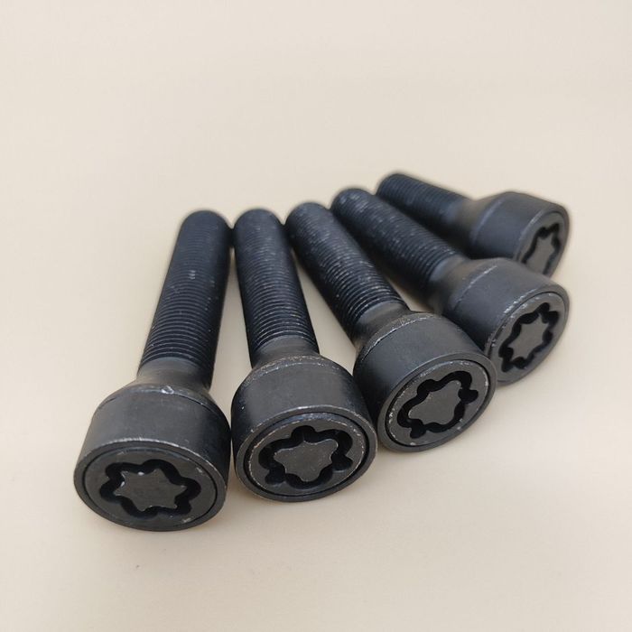 Для BMW: Болты, секретки на колеса, проставки для дисков, кольца центр