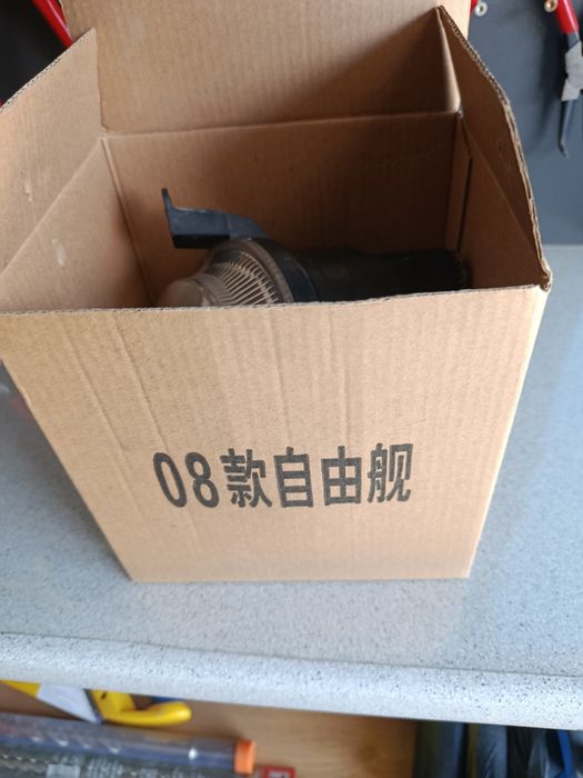 Противотуманная фара Geely CK2