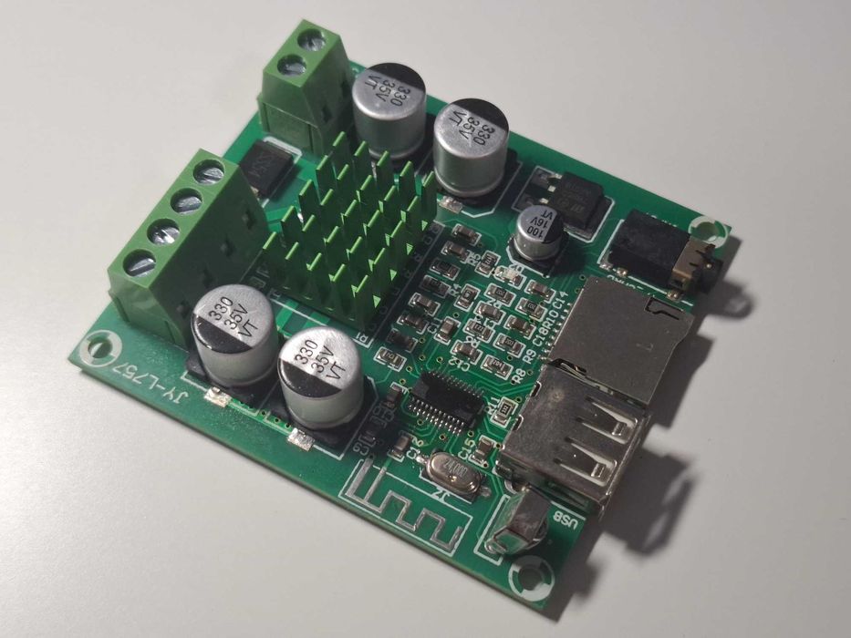 Wzmacniacz stereo JY-L757 2 x 50 W, BT, AUX, TF card, USB, pilot