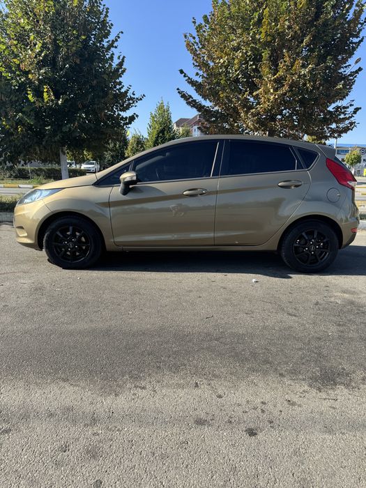 Ford Fiesta 2012 1.4 бензин автомат