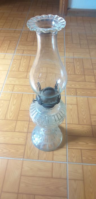 Candeeiro a petróleo antigo