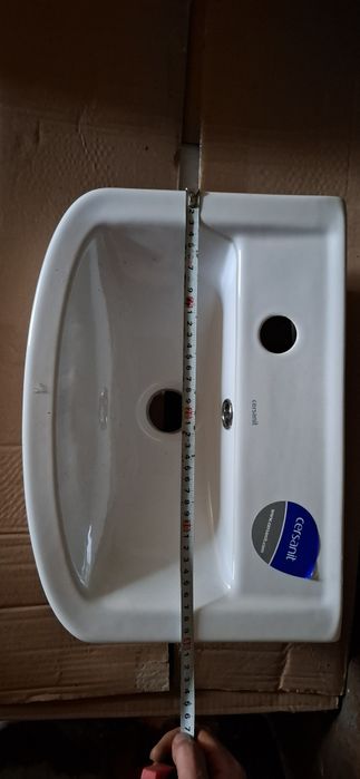 Умывальник Cersanit.