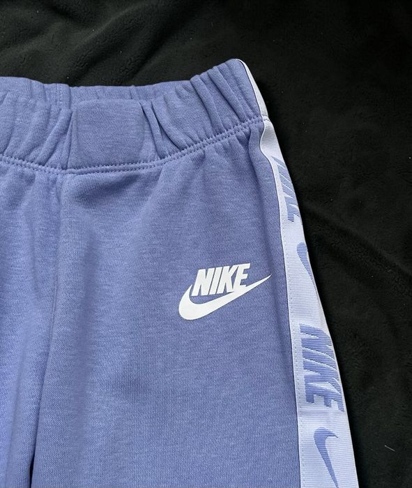 Утеплені спортивні штани Nike з лампасами оригінал на 4/5 років