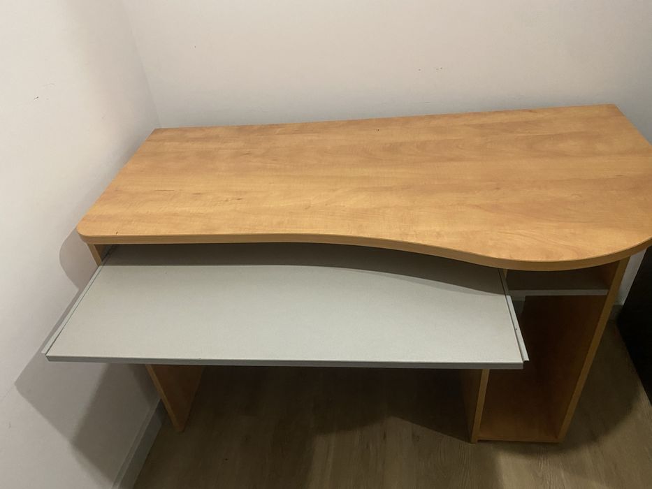 Secretaria de escritorio castanha