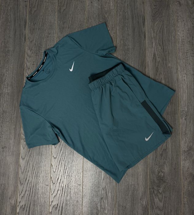 Спортивный костюм Nike