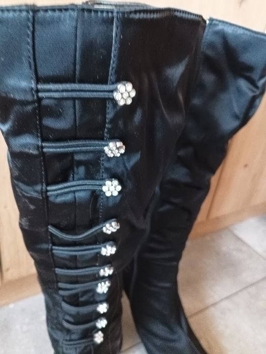 Kozaki z kryształkami na szpilce rozmiar 40