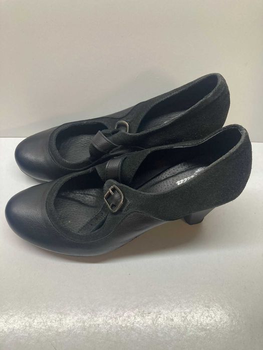 Sapatos Pretos de Salto Alto com Fivela (Nº 37)