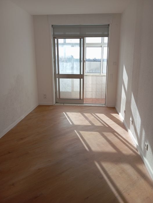 Apartamento T1 renovado