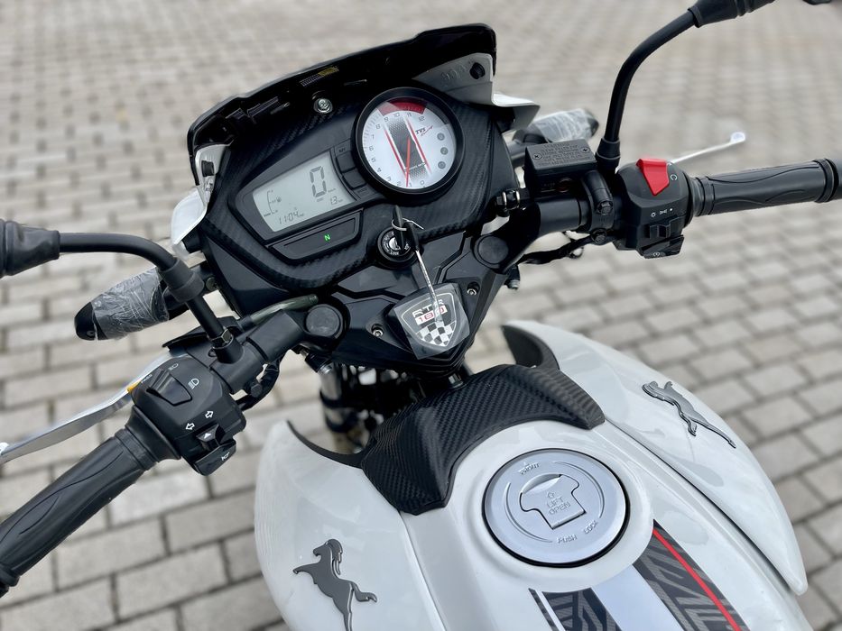 Мотоцикл TVS APACHE RTR 180