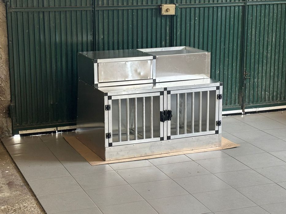 Transportadora / caixa para caes em aluminio