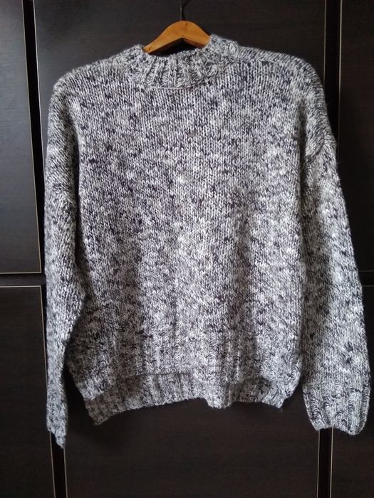 Nowy sweter ze srebrną nitką rozm.S