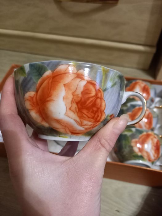 Фарфоровый чайный сервиз на 6 персон