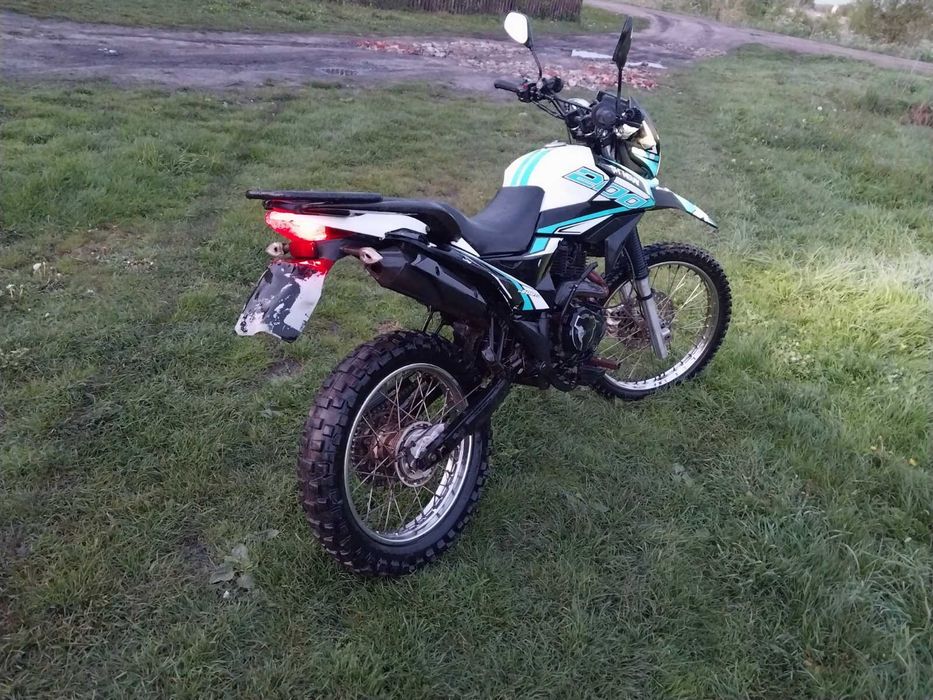 Продам мотоцикл  shnerau 200 6c