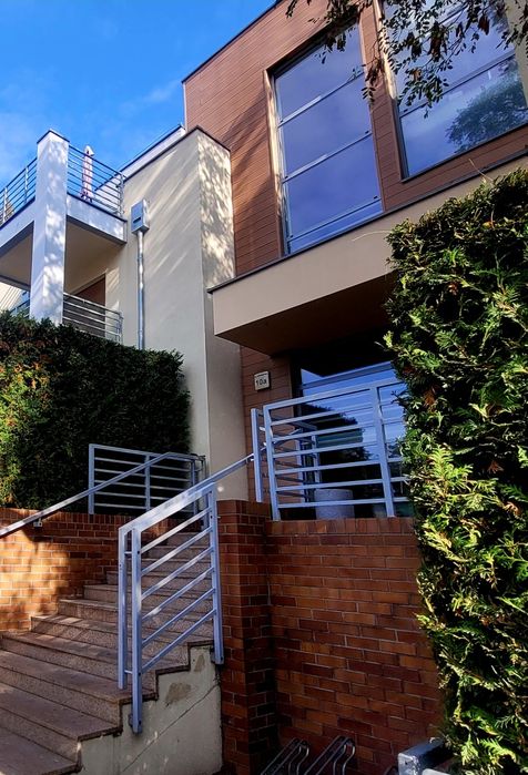Apartament od 23.08,  2 pok, garaż.