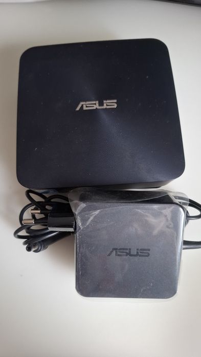 Komputer Asus VivoMini Intel i3, 12 GB RAM, 256 SSD, Windows 11