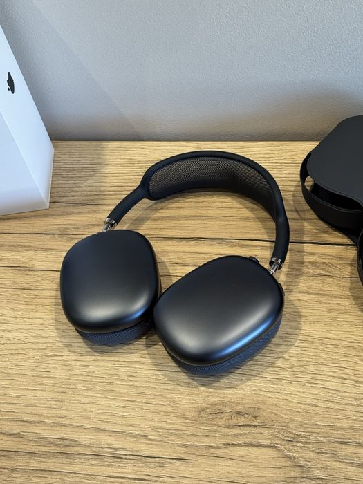 AirPods Max USB-C Midnight + Spigen etui + Ugreen stojak | Idealny stan