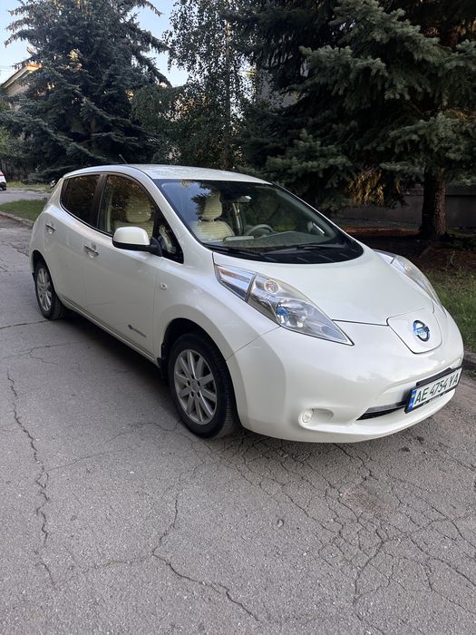 Автомобіль NISSAN Leaf 2012