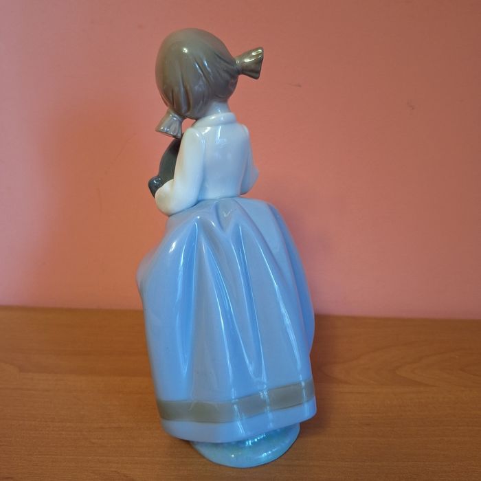 Фігурка / статуетка Nao by Lladró