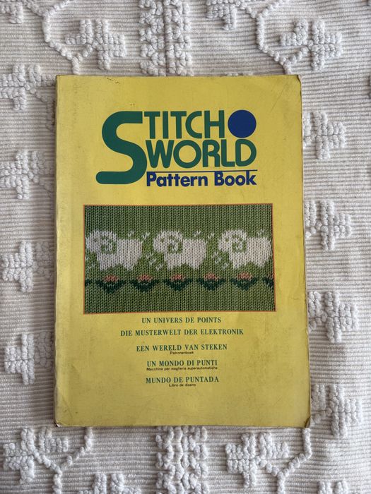Livro Stitch World Book