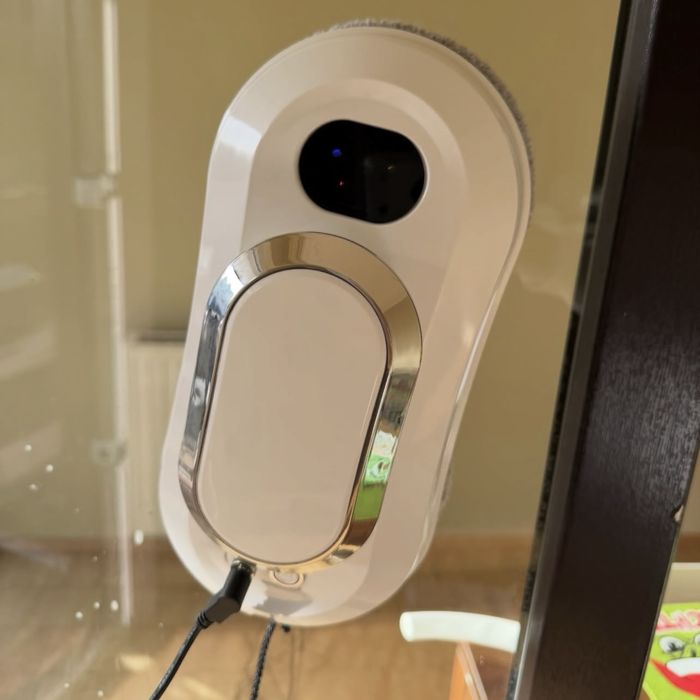 Робот для миття вікон. Для окон