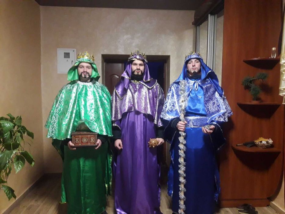 Карнавальні костюми прокат у Львові. Плаття Костюми для Випускного, для Першого причастя