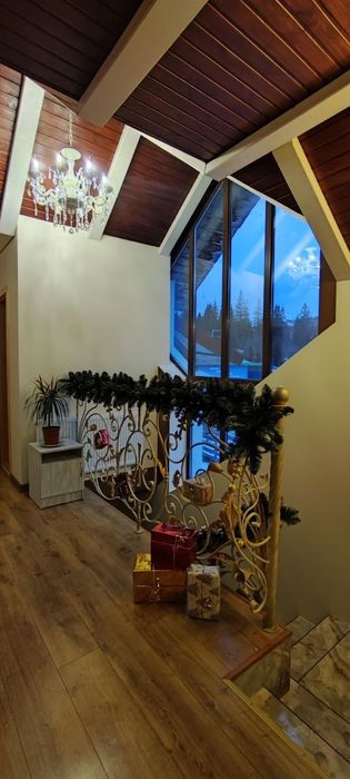 Котедж у  Славську .Без господарів великі компанії до 15 осіб.