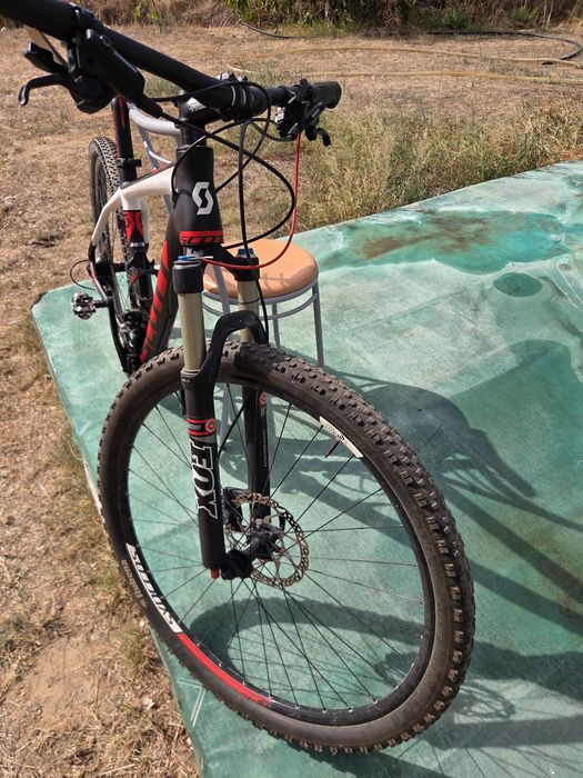 Vende se bicicleta BTT