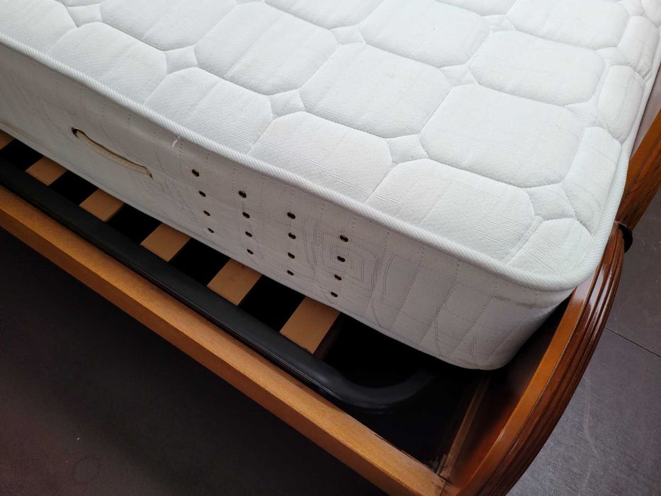 Óptima Cama de casal com estrado e colchão - Tudo em óptim