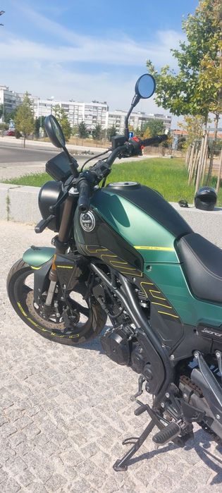 Benelli Leoncino 125