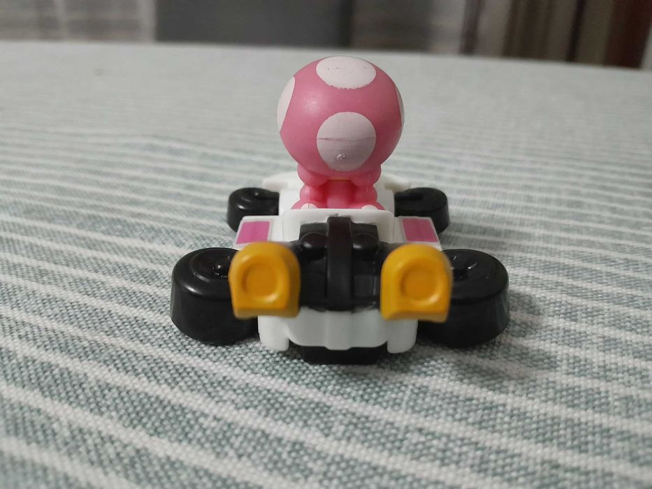 Figura McDonalds Happy Meal Mario Kart 2024 Toadette - NOVA